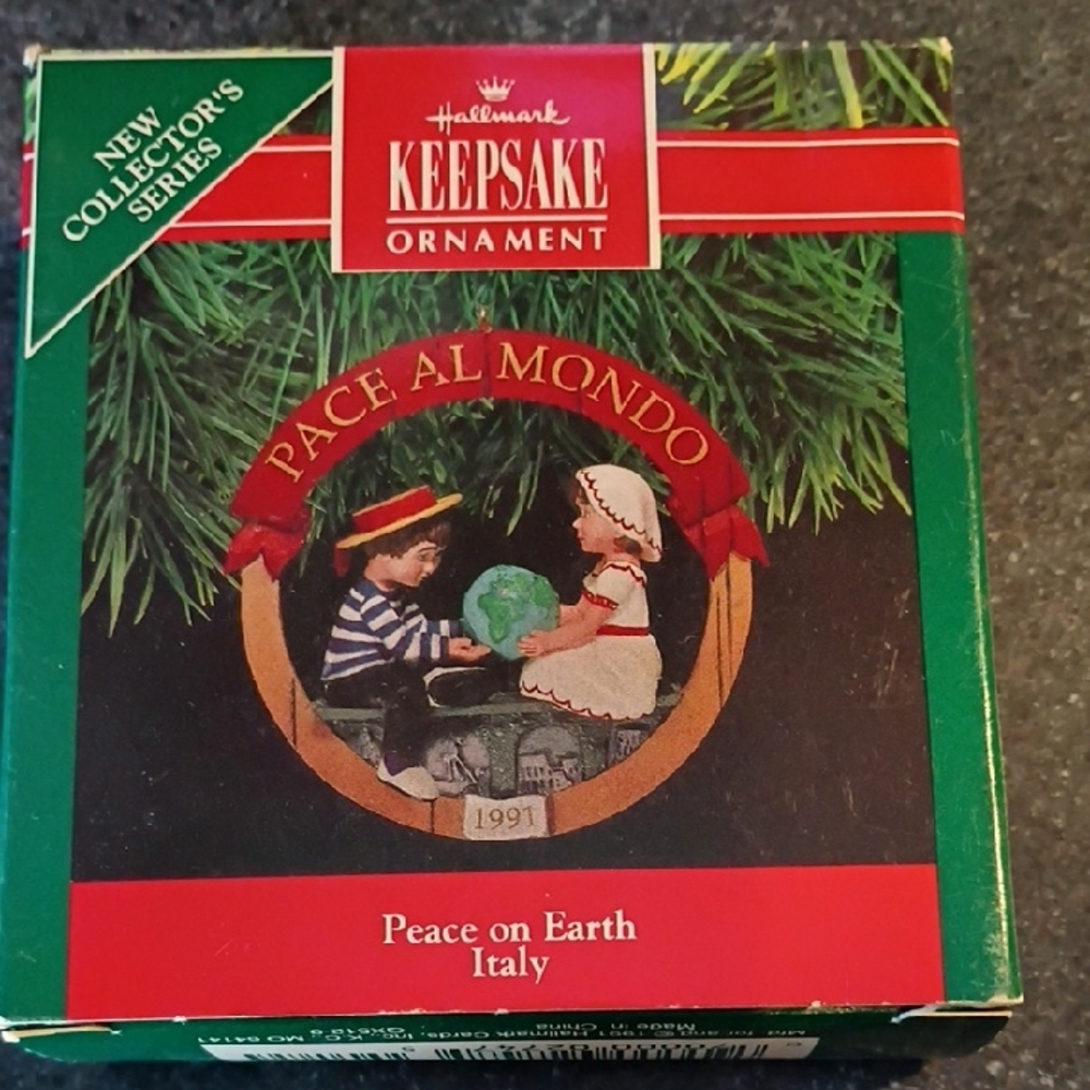 Hallmark Keepsake Ornament - Peace On Earth Italy